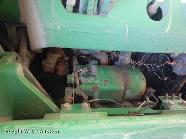 image for item DI1767 1985 John Deere 8650 4WD tractor