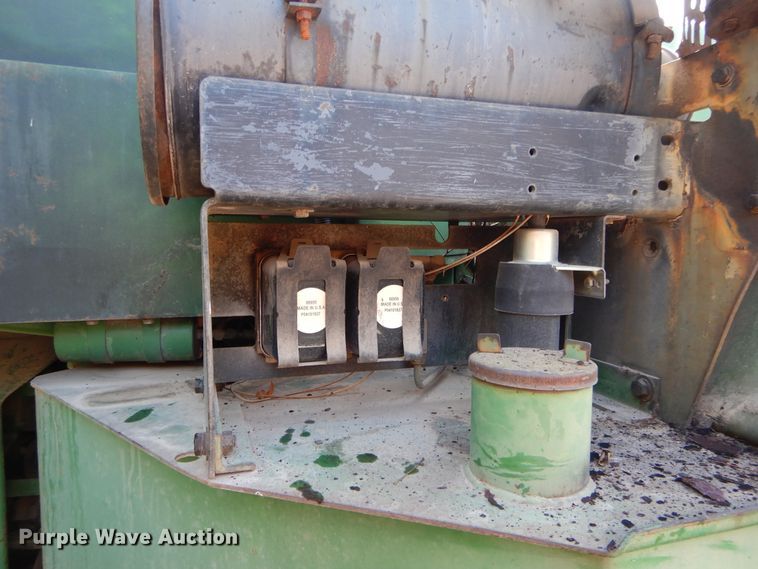 image for item DI1767 1985 John Deere 8650 4WD tractor