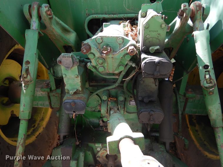 image for item DI1767 1985 John Deere 8650 4WD tractor