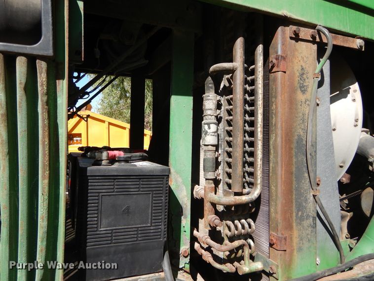 image for item DI1767 1985 John Deere 8650 4WD tractor