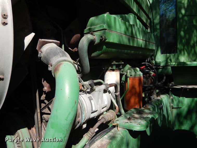 image for item DI1767 1985 John Deere 8650 4WD tractor