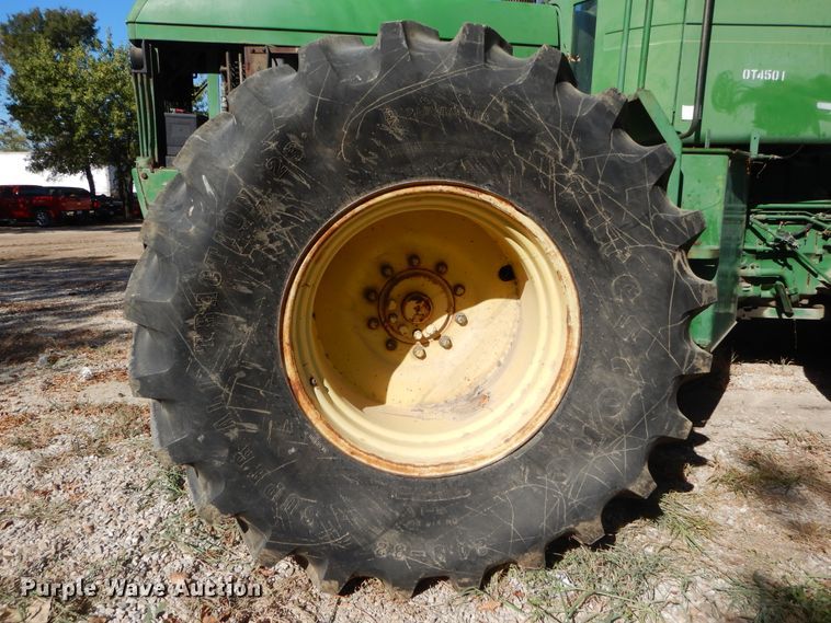 image for item DI1767 1985 John Deere 8650 4WD tractor