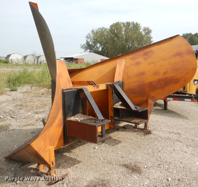 image for item DI2499 John Deere motor grader V-plow