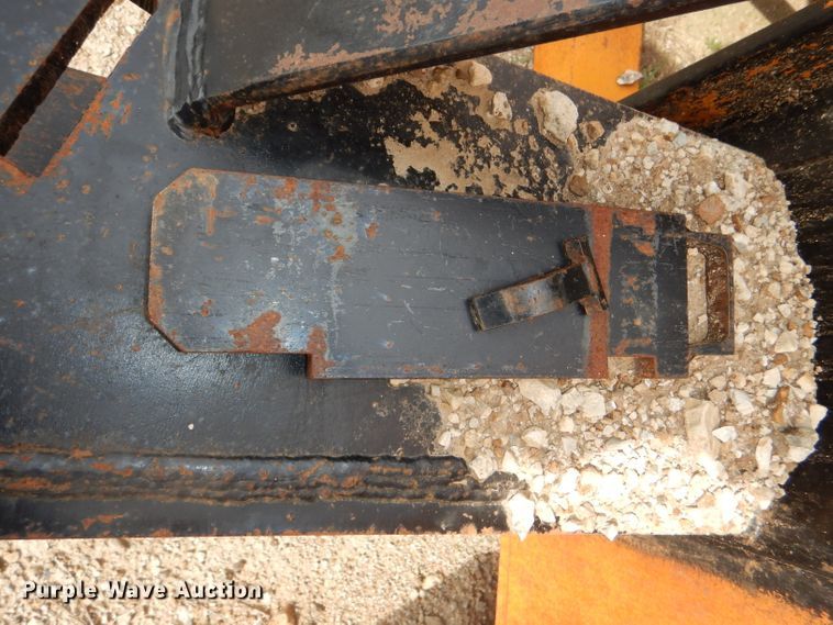 image for item DI2499 John Deere motor grader V-plow