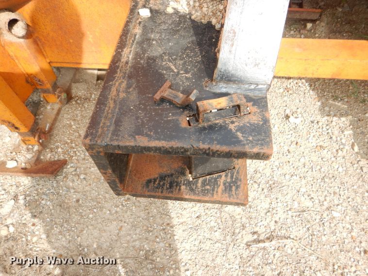 image for item DI2499 John Deere motor grader V-plow