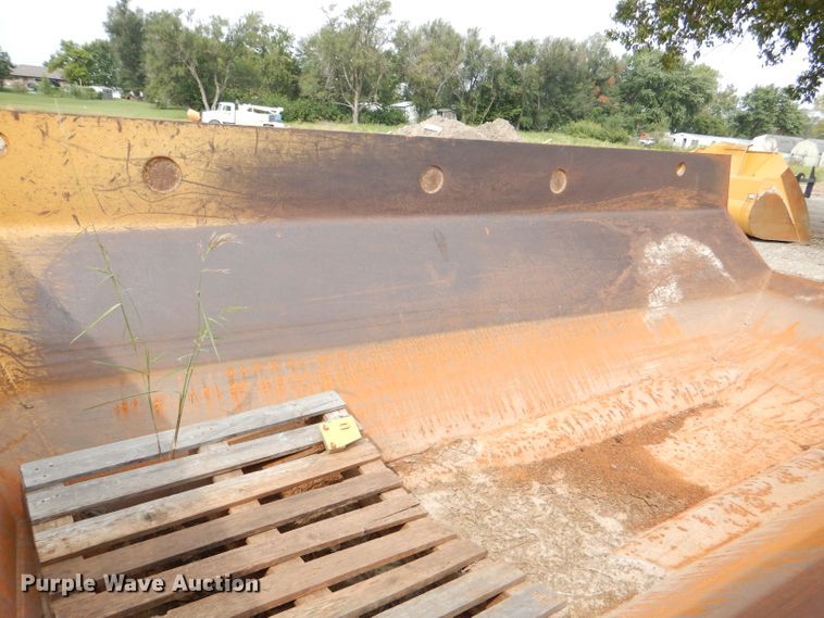 image for item DI2500 Caterpillar 730 haul truck bed