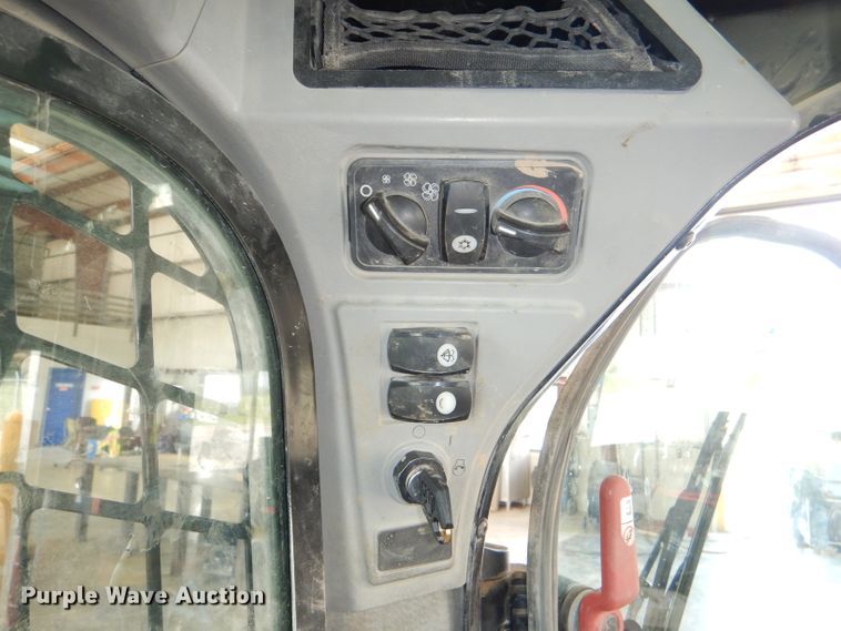 image for item DI2502 2016 Caterpillar 299D2 skid steer