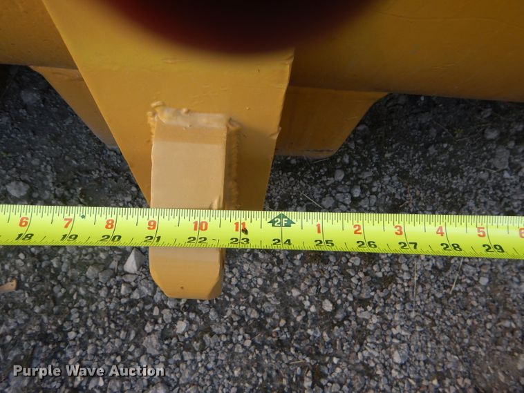 image for item DI9064 Caterpillar 93"W bucket