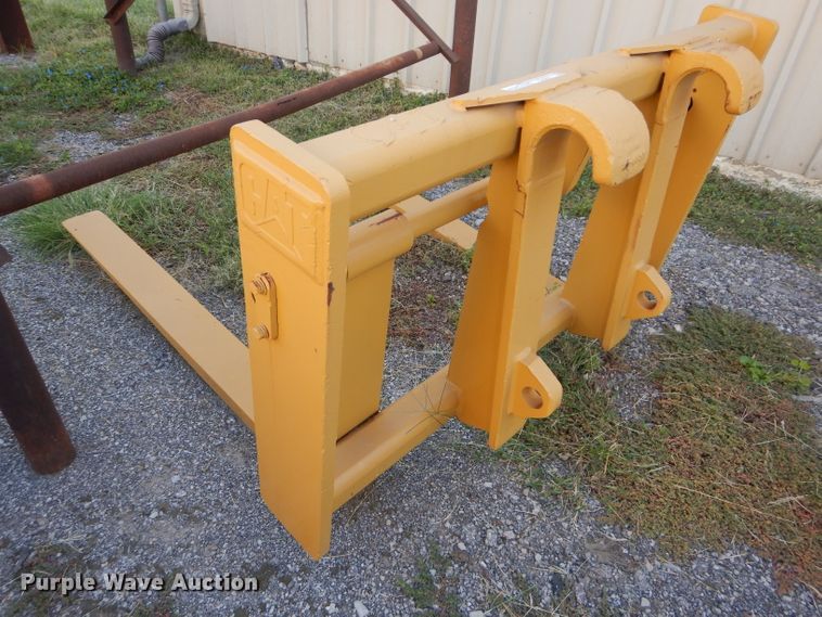 image for item DI9071 Caterpillar pallet forks