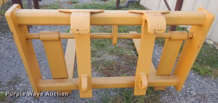 image for item DI9071 Caterpillar pallet forks