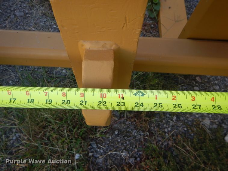 image for item DI9071 Caterpillar pallet forks