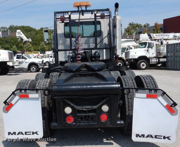 image for item EK9057 1998 Mack CH613 semi truck