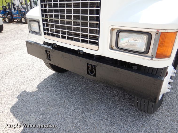 image for item EK9057 1998 Mack CH613 semi truck
