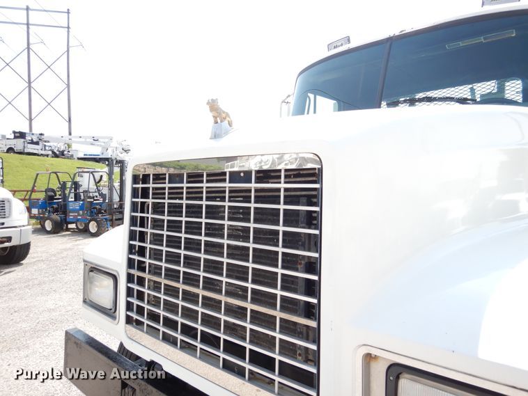 image for item EK9057 1998 Mack CH613 semi truck