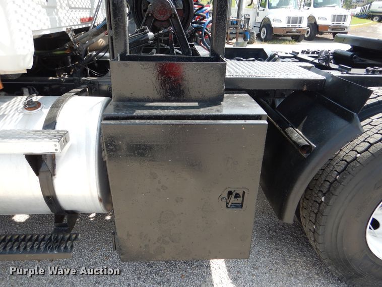 image for item EK9057 1998 Mack CH613 semi truck