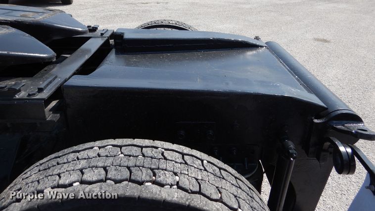 image for item EK9057 1998 Mack CH613 semi truck