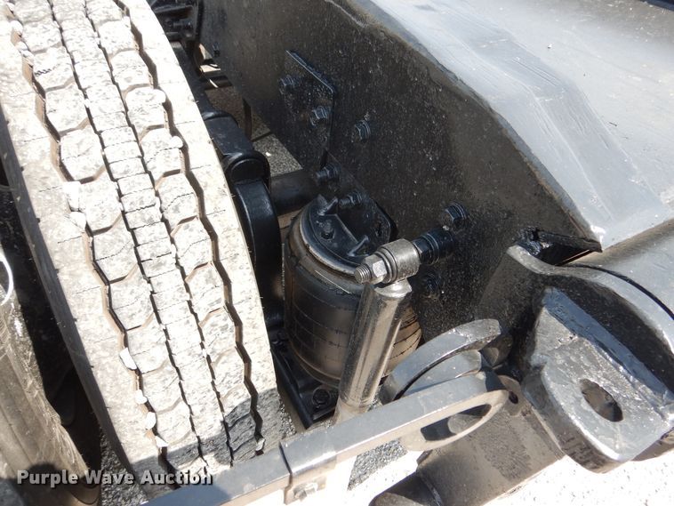 image for item EK9057 1998 Mack CH613 semi truck