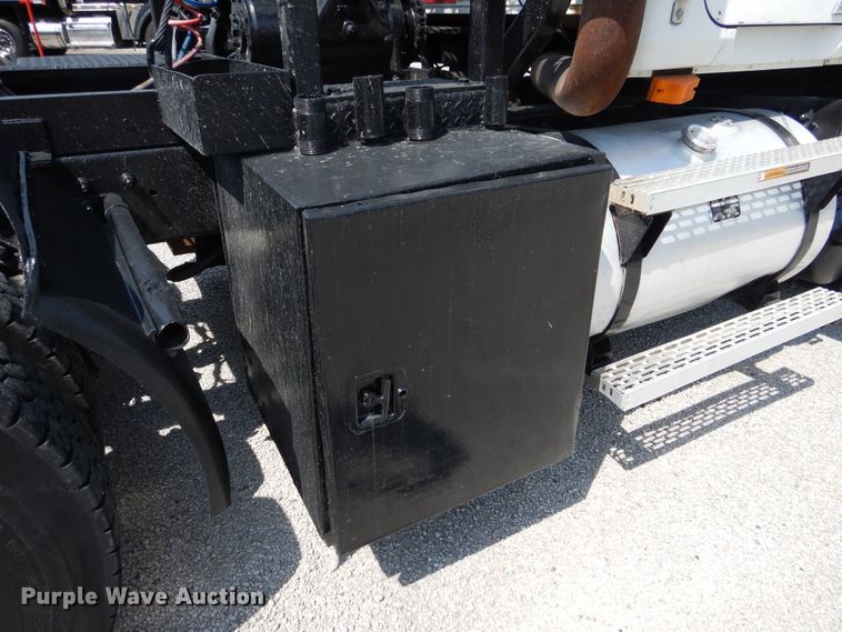 image for item EK9057 1998 Mack CH613 semi truck