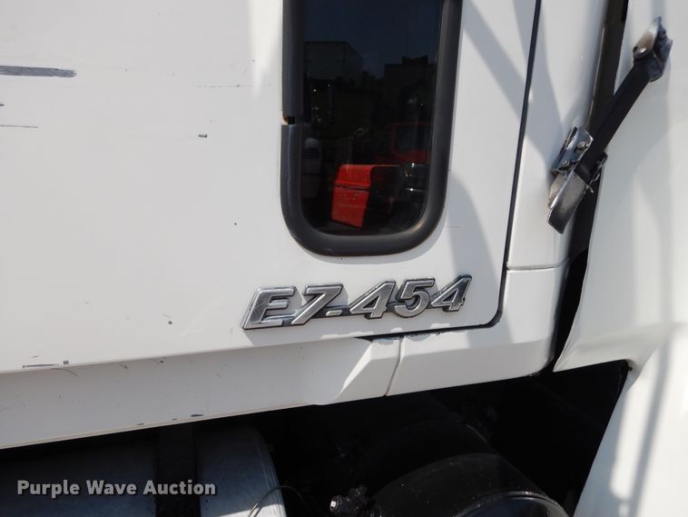 image for item EK9057 1998 Mack CH613 semi truck