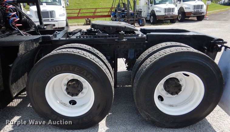 image for item EK9057 1998 Mack CH613 semi truck