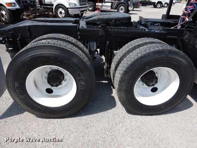 image for item EK9057 1998 Mack CH613 semi truck