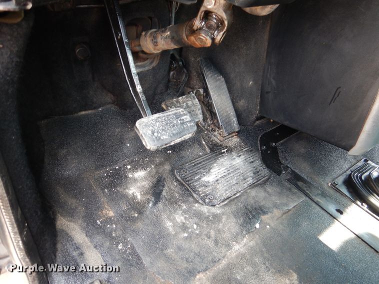 image for item EK9057 1998 Mack CH613 semi truck