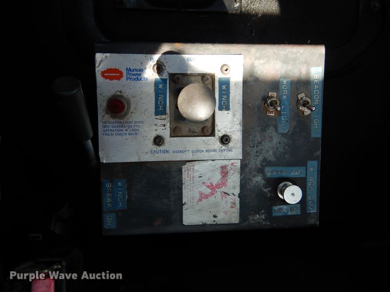 image for item EK9057 1998 Mack CH613 semi truck