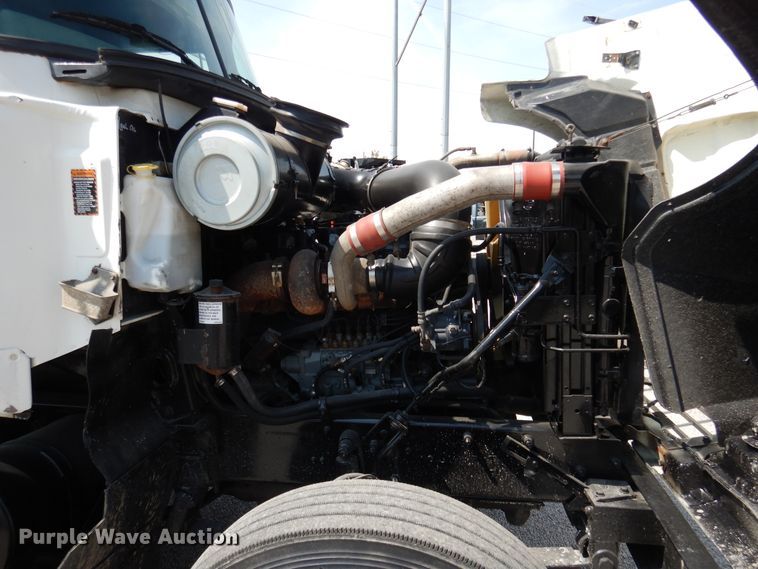 image for item EK9057 1998 Mack CH613 semi truck