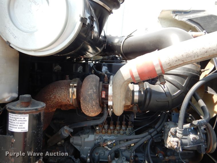 image for item EK9057 1998 Mack CH613 semi truck