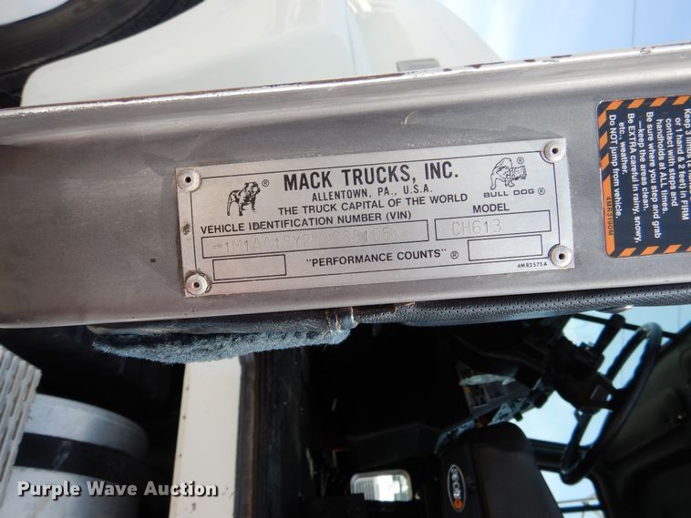 image for item EK9057 1998 Mack CH613 semi truck