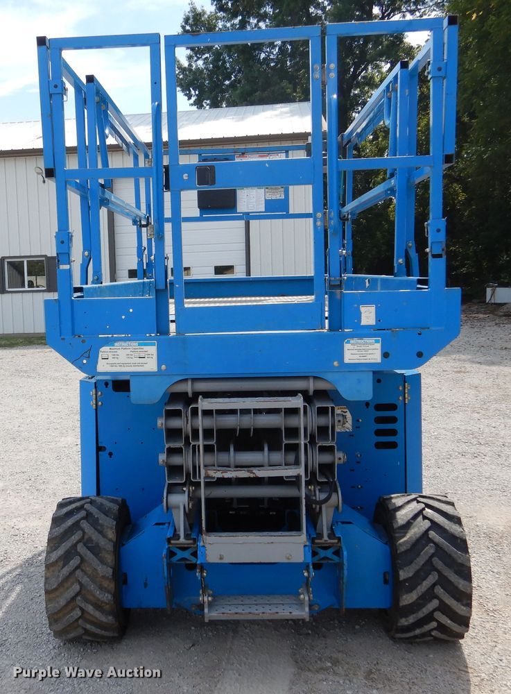image for item EK9060 2012 Genie GS2669RT scissor lift