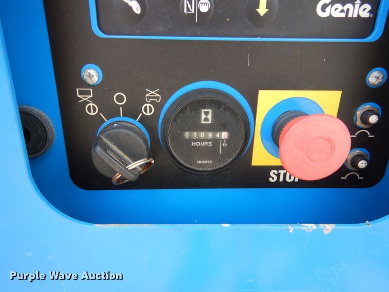 image for item EK9060 2012 Genie GS2669RT scissor lift