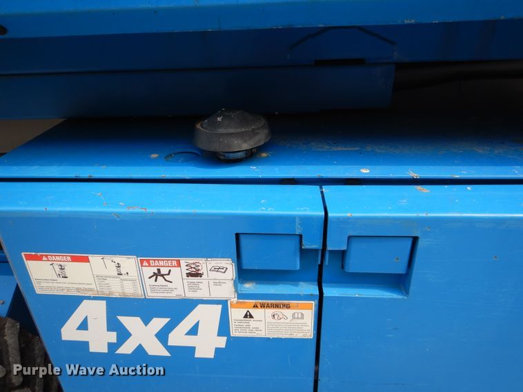 image for item EK9060 2012 Genie GS2669RT scissor lift
