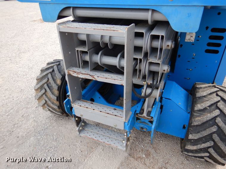 image for item EK9060 2012 Genie GS2669RT scissor lift