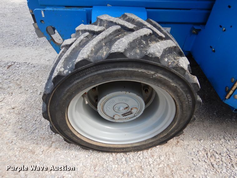 image for item EK9060 2012 Genie GS2669RT scissor lift