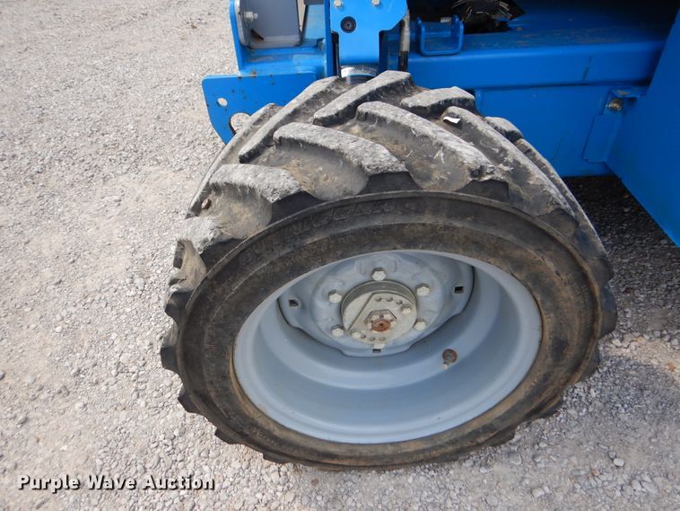 image for item EK9060 2012 Genie GS2669RT scissor lift