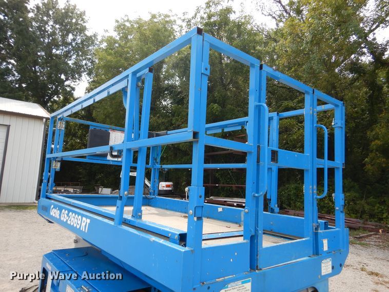 image for item EK9060 2012 Genie GS2669RT scissor lift