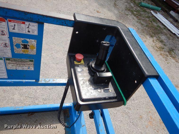 image for item EK9060 2012 Genie GS2669RT scissor lift