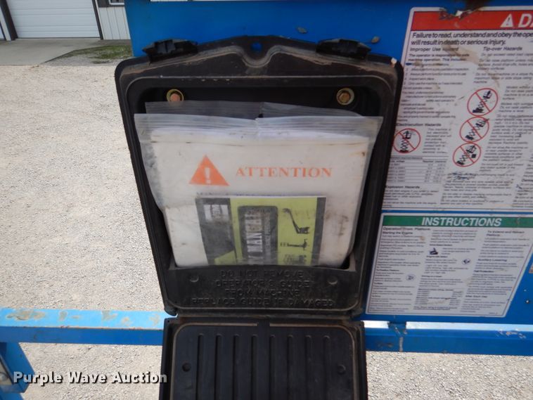 image for item EK9060 2012 Genie GS2669RT scissor lift