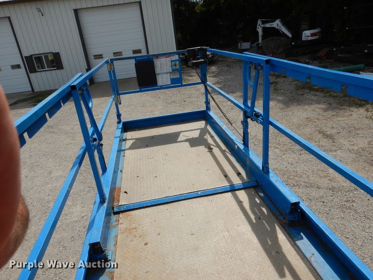 image for item EK9060 2012 Genie GS2669RT scissor lift