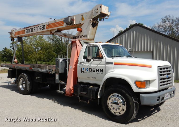 image for item EK9061 1995 Ford F800 crane truck