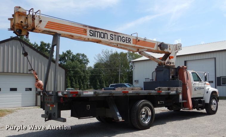 image for item EK9061 1995 Ford F800 crane truck