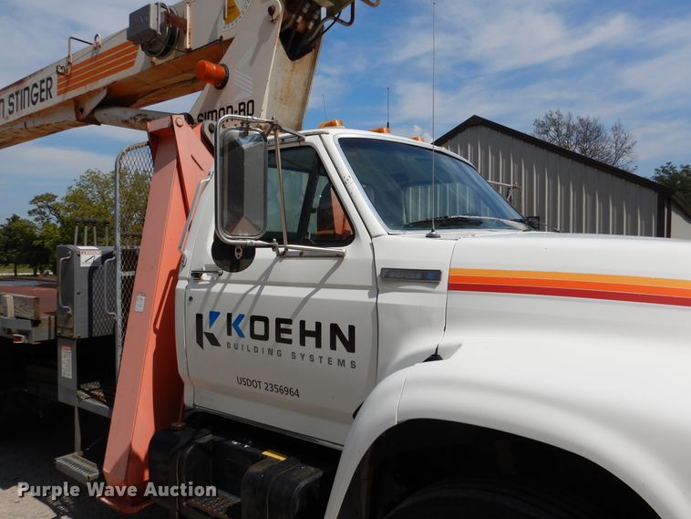 image for item EK9061 1995 Ford F800 crane truck