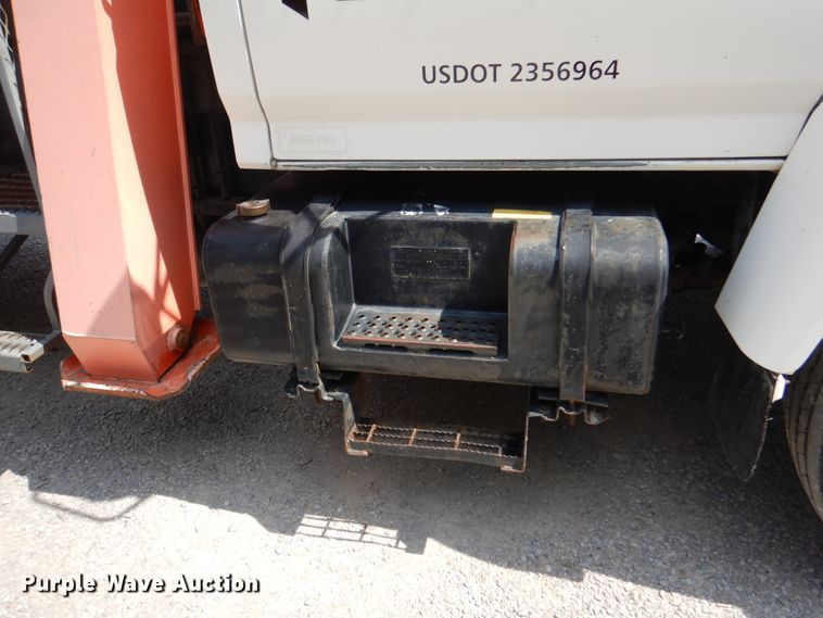 image for item EK9061 1995 Ford F800 crane truck