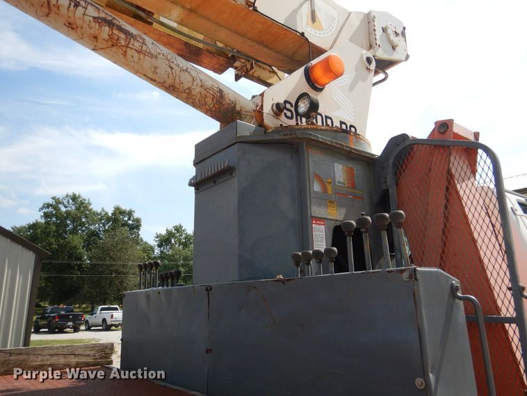 image for item EK9061 1995 Ford F800 crane truck