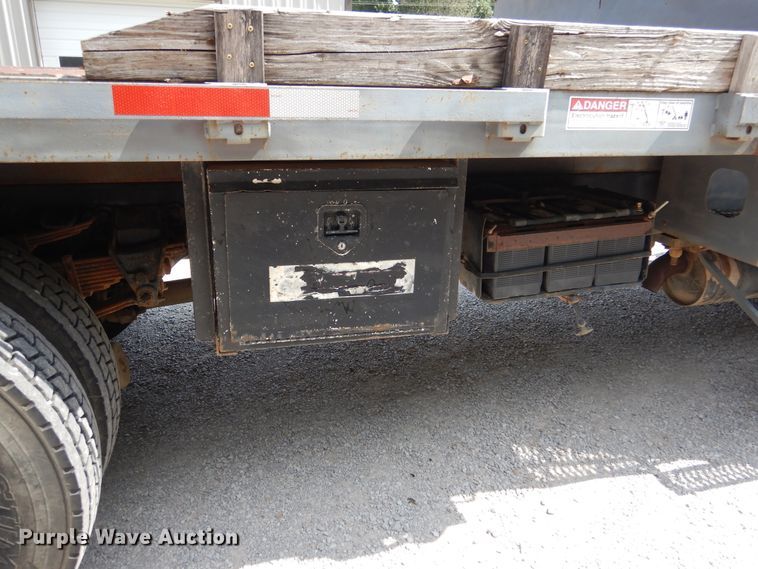 image for item EK9061 1995 Ford F800 crane truck