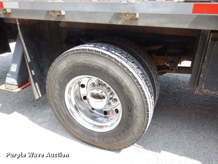 image for item EK9061 1995 Ford F800 crane truck