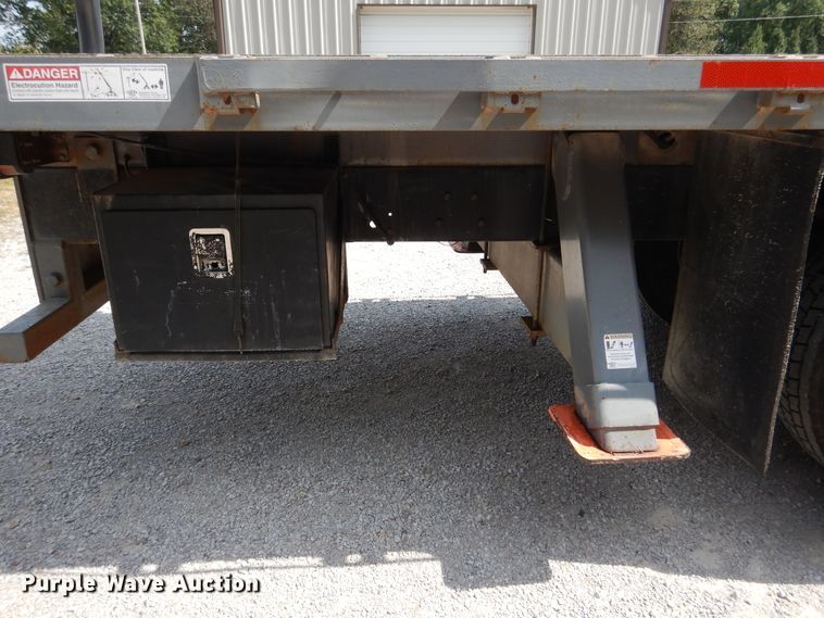 image for item EK9061 1995 Ford F800 crane truck