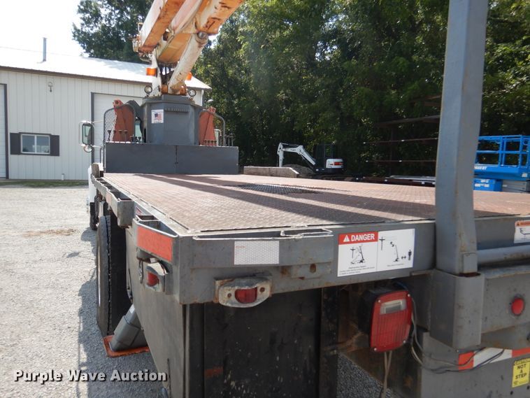 image for item EK9061 1995 Ford F800 crane truck