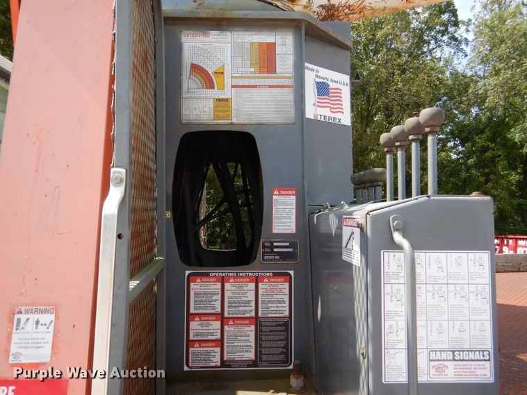 image for item EK9061 1995 Ford F800 crane truck